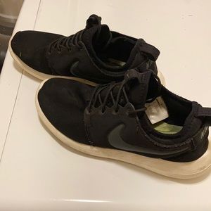 Black Nike Sneaker